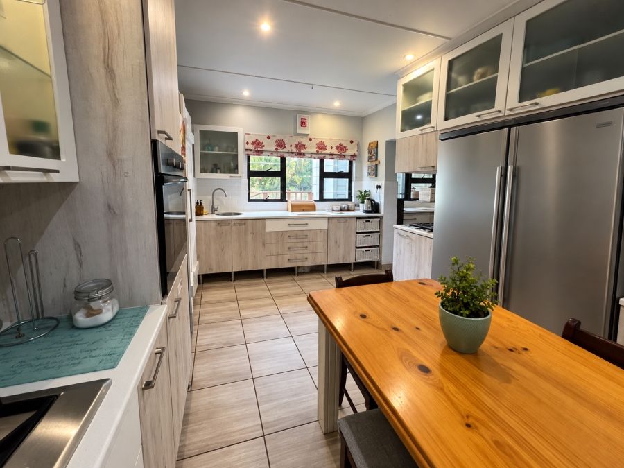 5 Bedroom Property for Sale in Stilbaai Wes Western Cape